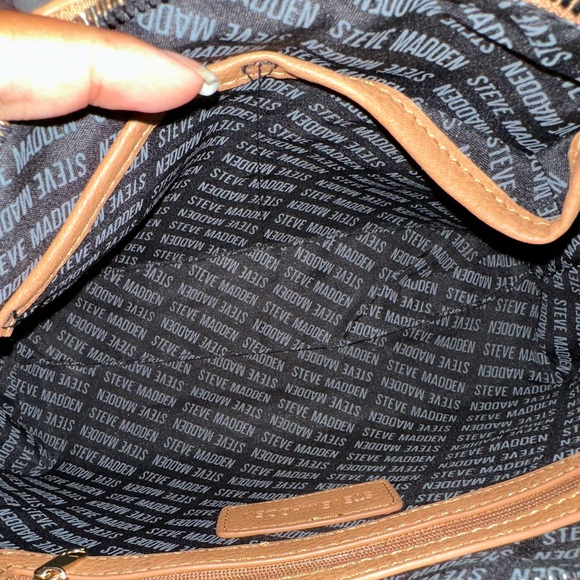 Camel Weekend Pouch - Picture 4 of 9